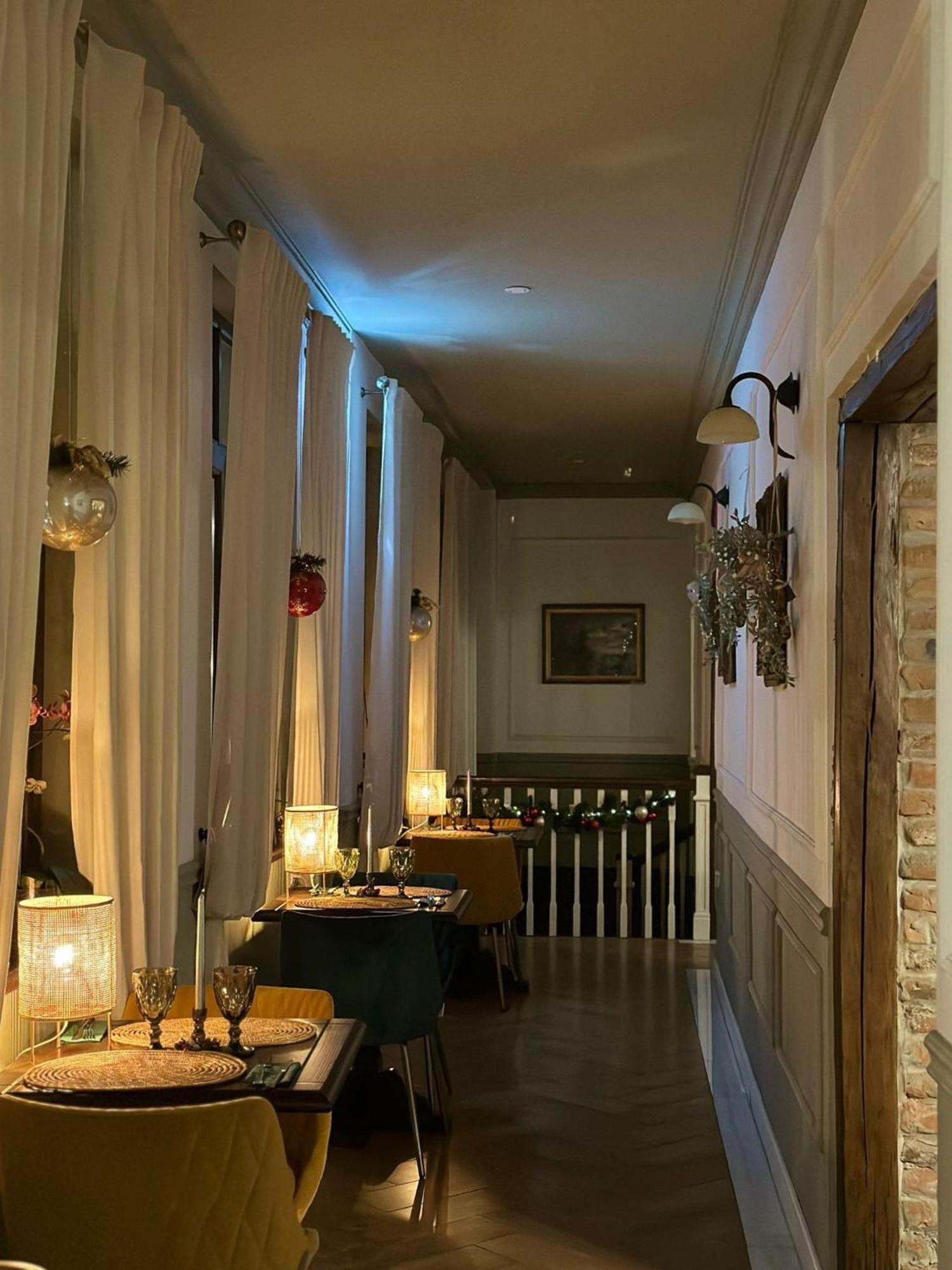 La Fontaine Hotel Hunedoara Buitenkant foto